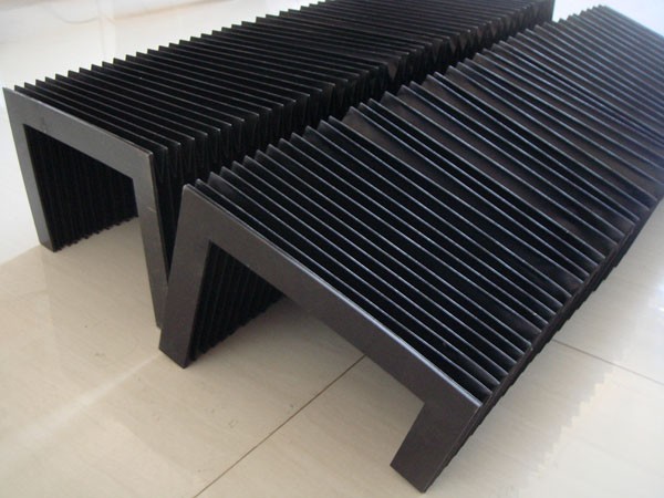 Protection ondulée pour machines-outils, largeur 255mm x hauteur 58mm x longueur 220mm