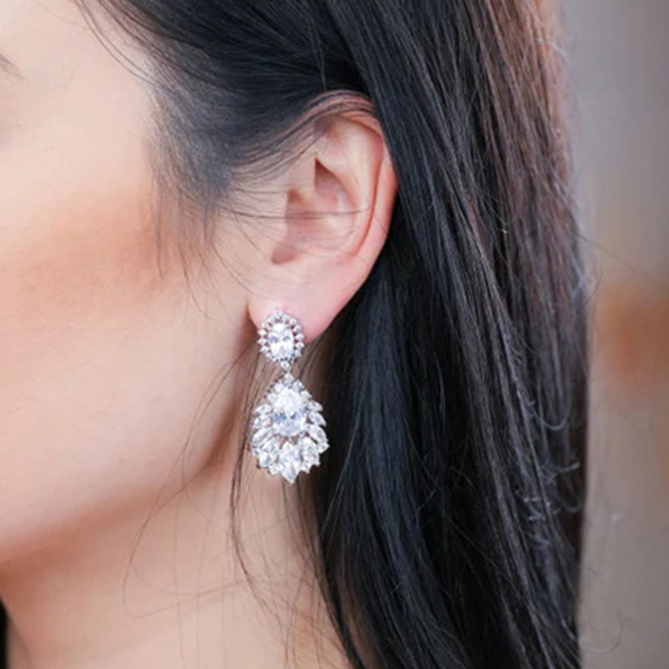 Mode AAA Zirconia Kroonluchter Dangle Oorbellen Wit Goud Kleur Kristal CZ Bruiloft Sieraden voor Vrouwen