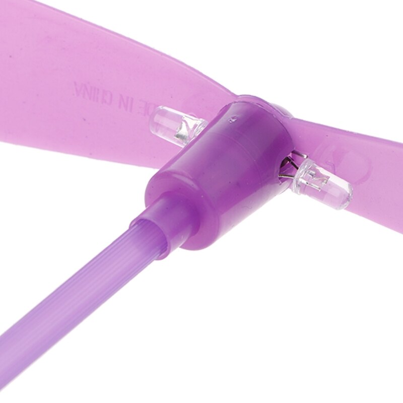 LED-Blitz Kunststoff Bambus Libelle Propeller freundlicher Ich bin Freien Hand Drücken Spielzeug B2QD