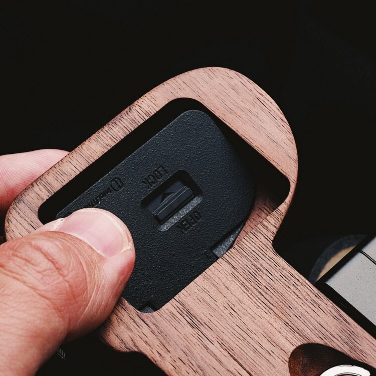 Handmade Wooden Wood Hand Grip Plate Bracket For Sony A7M4 A7R4 A9II A7R IV