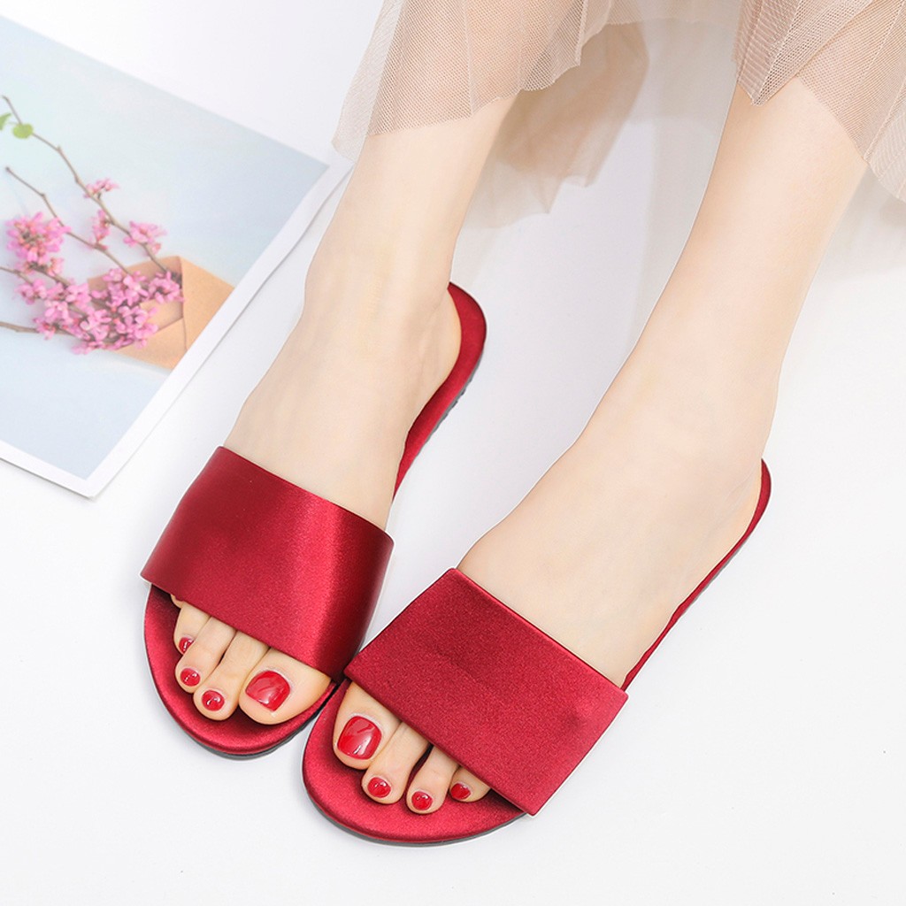 Zapatillas de Satin de seda para mujer, zapatillas sólidas para el baño en casa, zapatos antideslizantes al aire libre, de verano, zapatillas planas para mujer