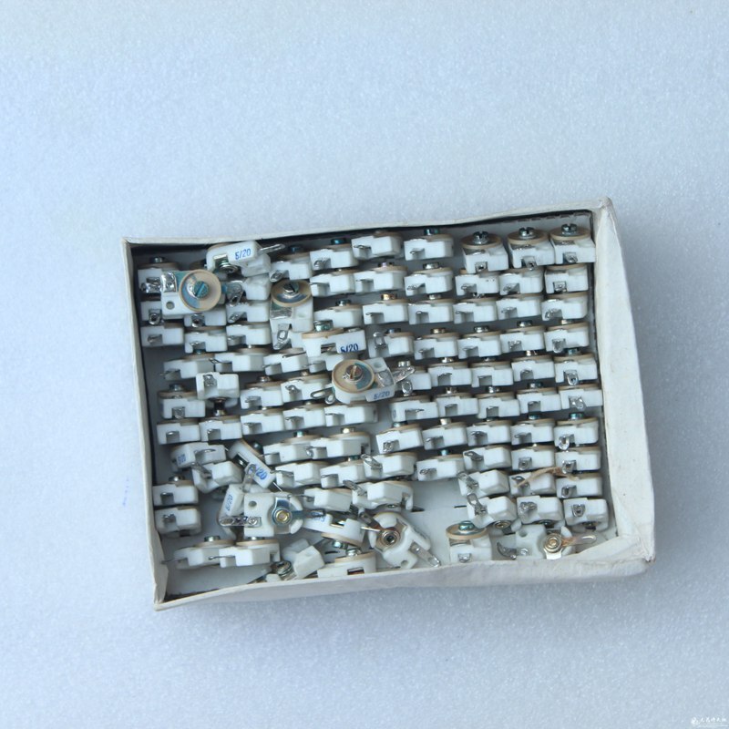 De inventaris CCW3-2 5/20PF keramische trimmer 2 voeten