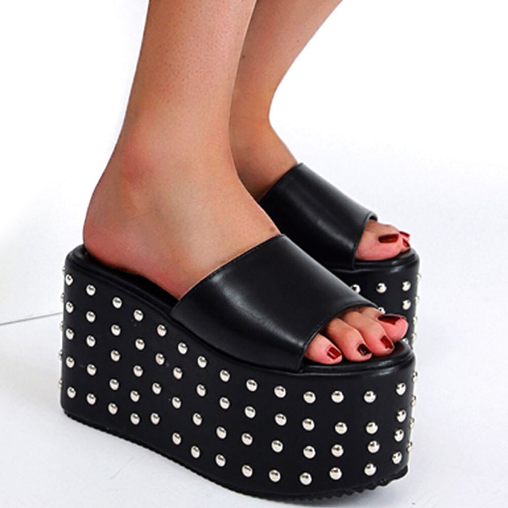 Zomer Uitverkoop Voor Straat Klinknagels Zwarte Hoge Hakken Gothic Stijl Platform Sandalen Vrouwen Schoenen