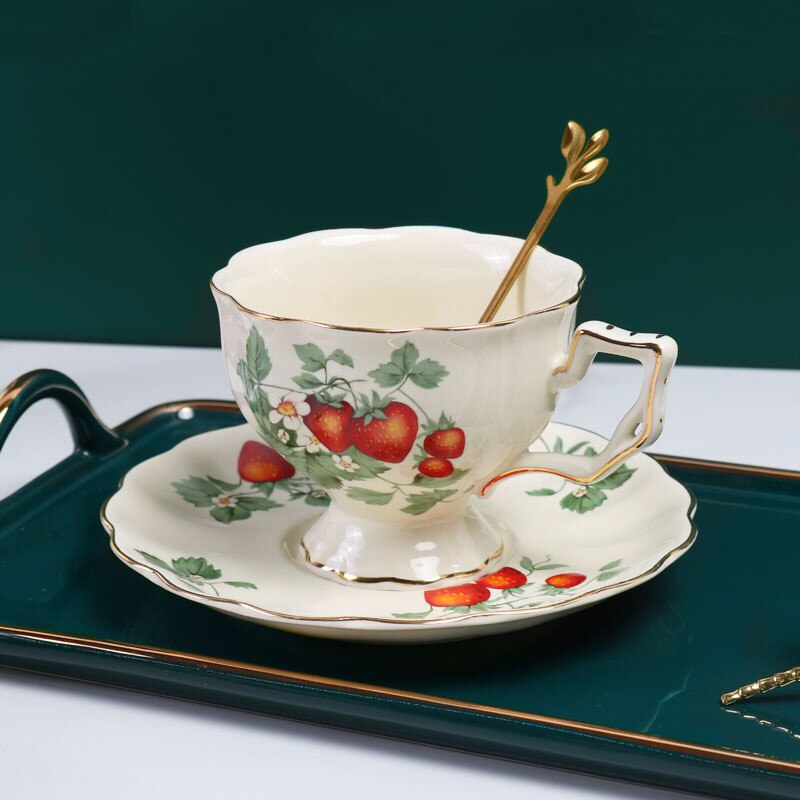 European Coffee Cup and Plate Set Ceramic British Gold Rim Teaware French Fancy Restaurant Afternoon Tea Cup with Saucer Spoon