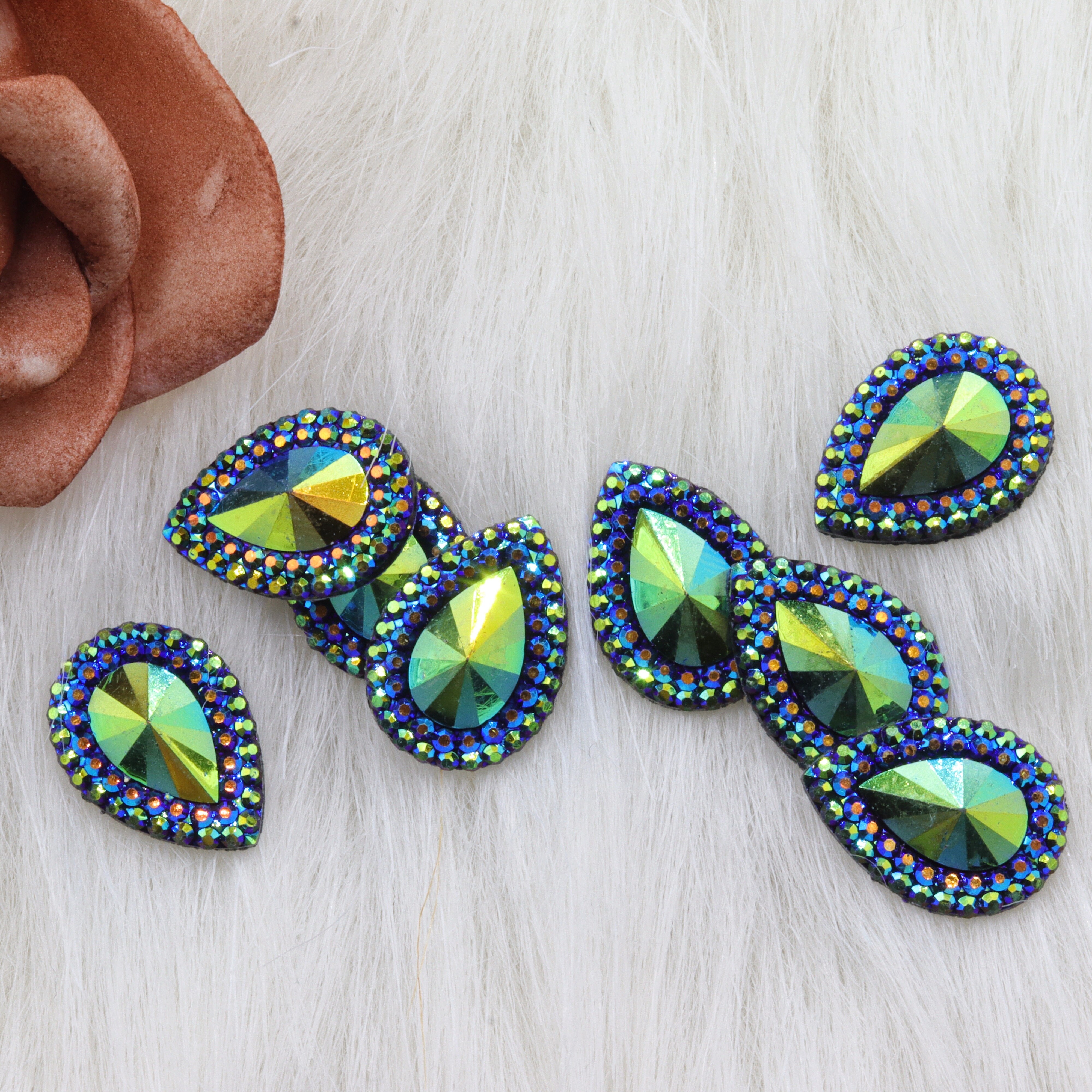 Gema de cristal con forma de gota brillante y colorida, pedrería de resina plana de 13x18mm para costura, apliques artesanales de boda, 25 uds.