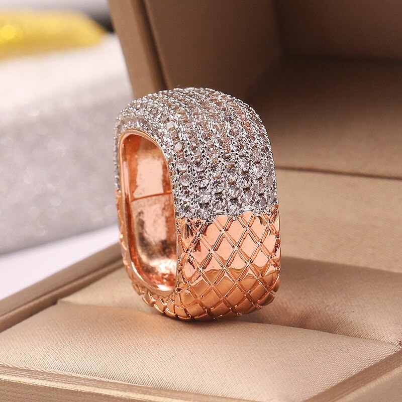 Nova Luxury Rose Gold Filled Anéis Para Mulheres Wedding Engagement Promessa Amor Dois Tons Anel Embutimento Zircão Branco Jóias