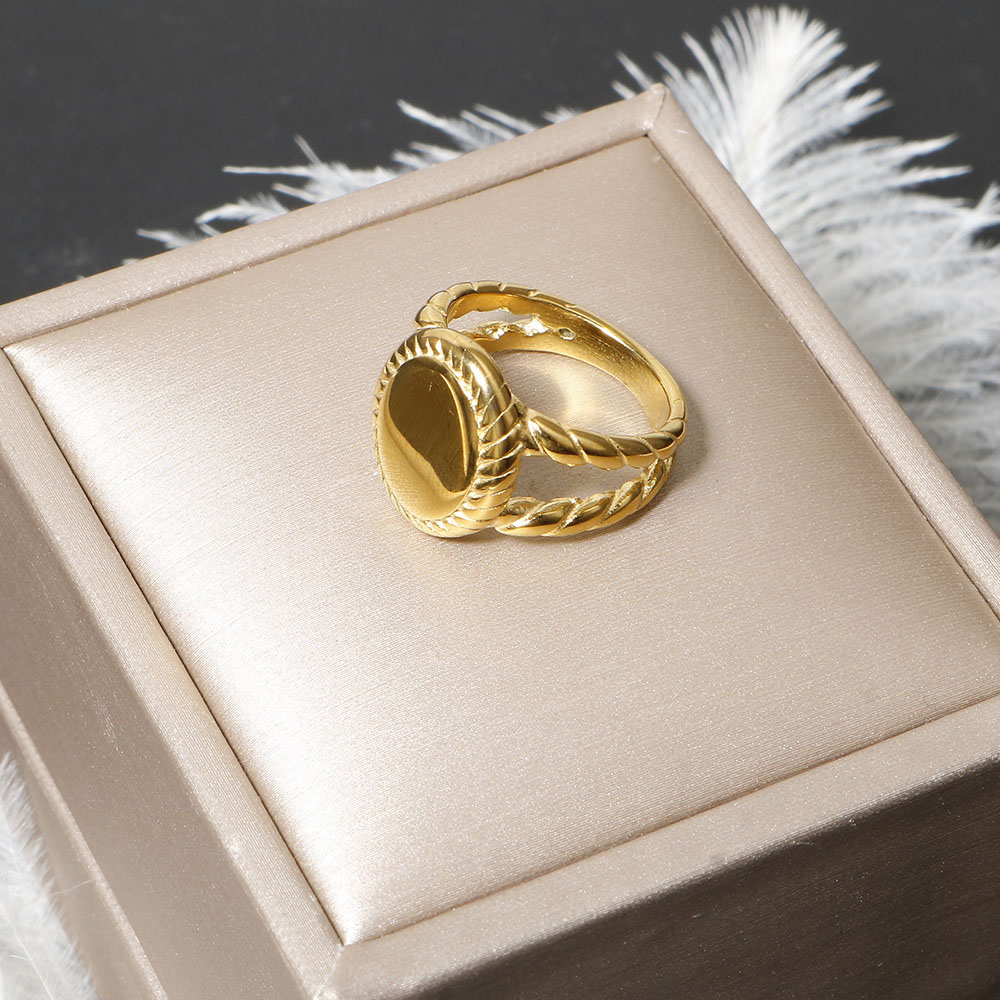årgang rund rustfritt stålring til kvinner eksklusiv lett luksus temperament glanset gullfarget ringe smykker