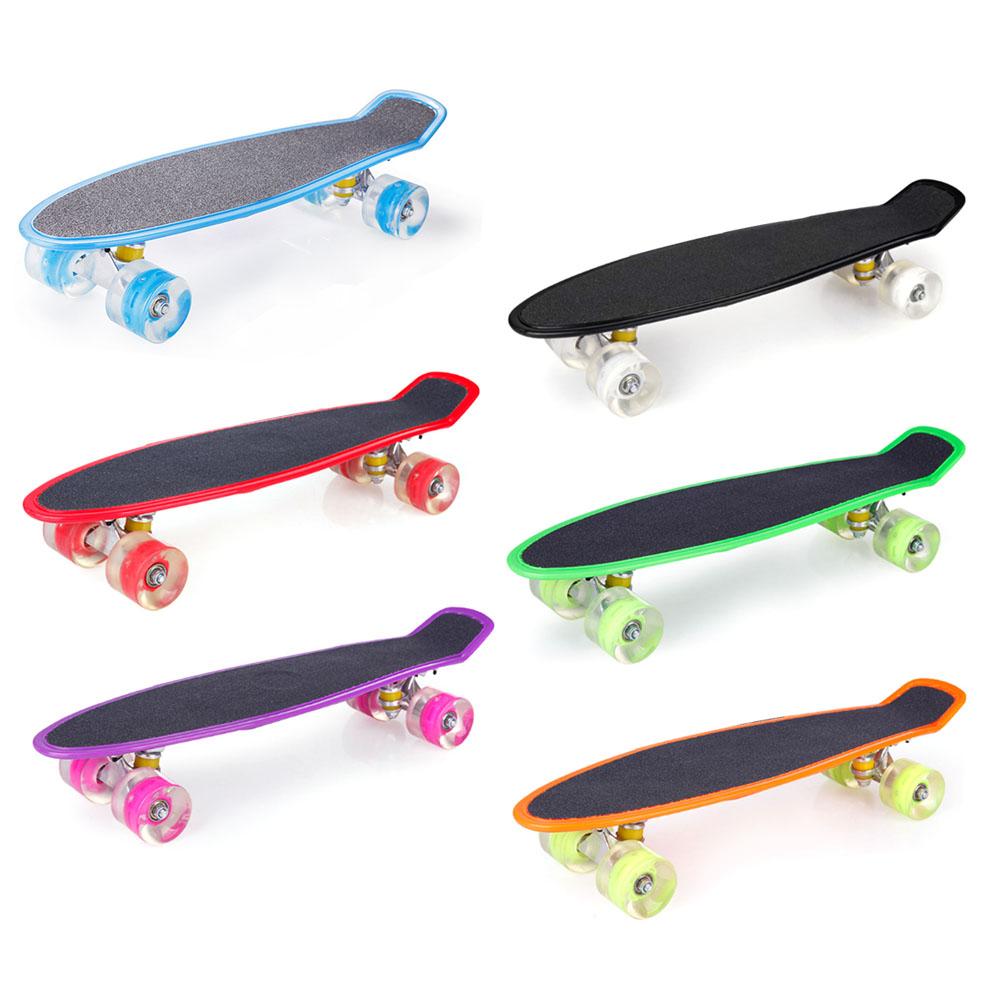 Skate de quatro rodas 22 Polegada placa cruiser crianças skate com led light up rodas perfeito para crianças adolescentes adultos esportes