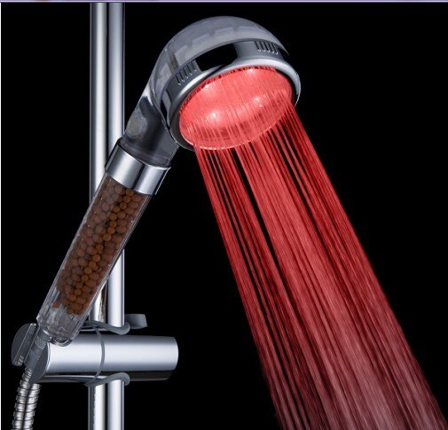 Anion LED Shower Temperature Control Three Color Showers Showering Round Head Romantic Automatic Dimming Magnetic Spa