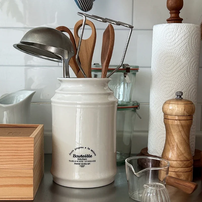 Fransk japansk stil retro køkkenredskaber knive gafler spisepinde rør opbevaringskrukker flasker og vaser