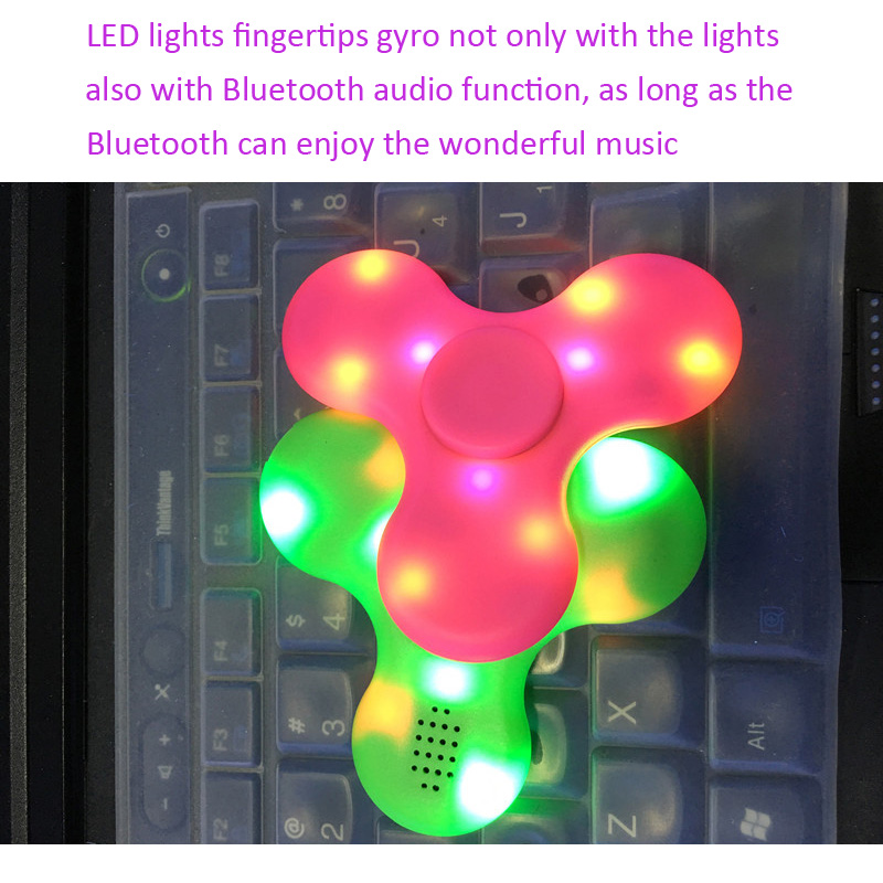 4 st 4 färger abs glödande gyro med bluetooth högtalare laddning roterande musikspelare blinkande ljus högtalare dekompression leksaker