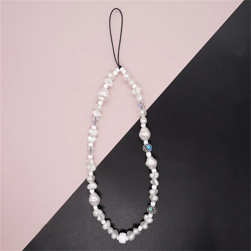 Y2k Luxury Pearl Love Heart Short Hand Wrist Lanyard Simplicity Short Phone Strap For Cell Phone Earphones Backpack Camera Chain