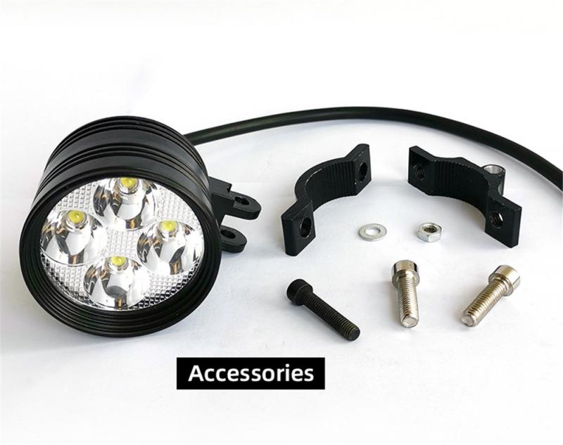 1pc de Travail 30W Moto 4 LED Spot Phare Lampe de Conduite de Brouillard Automatique De Lumières De Moto Feux de Brouillard 6000K Lumière Led Bar
