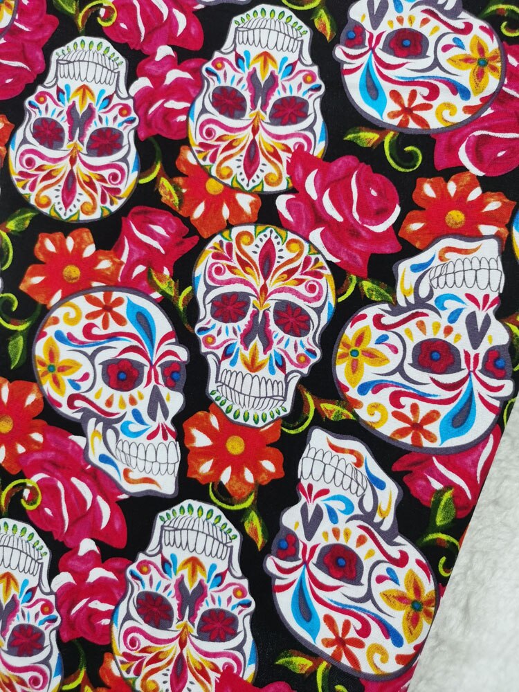 Tela de algodón con estampado de calavera y flores, tejido de 110cm X 50cm con estampado de calaveras y flores, Material de costura acolchado, bricolaje, viaPhil, para el hogar