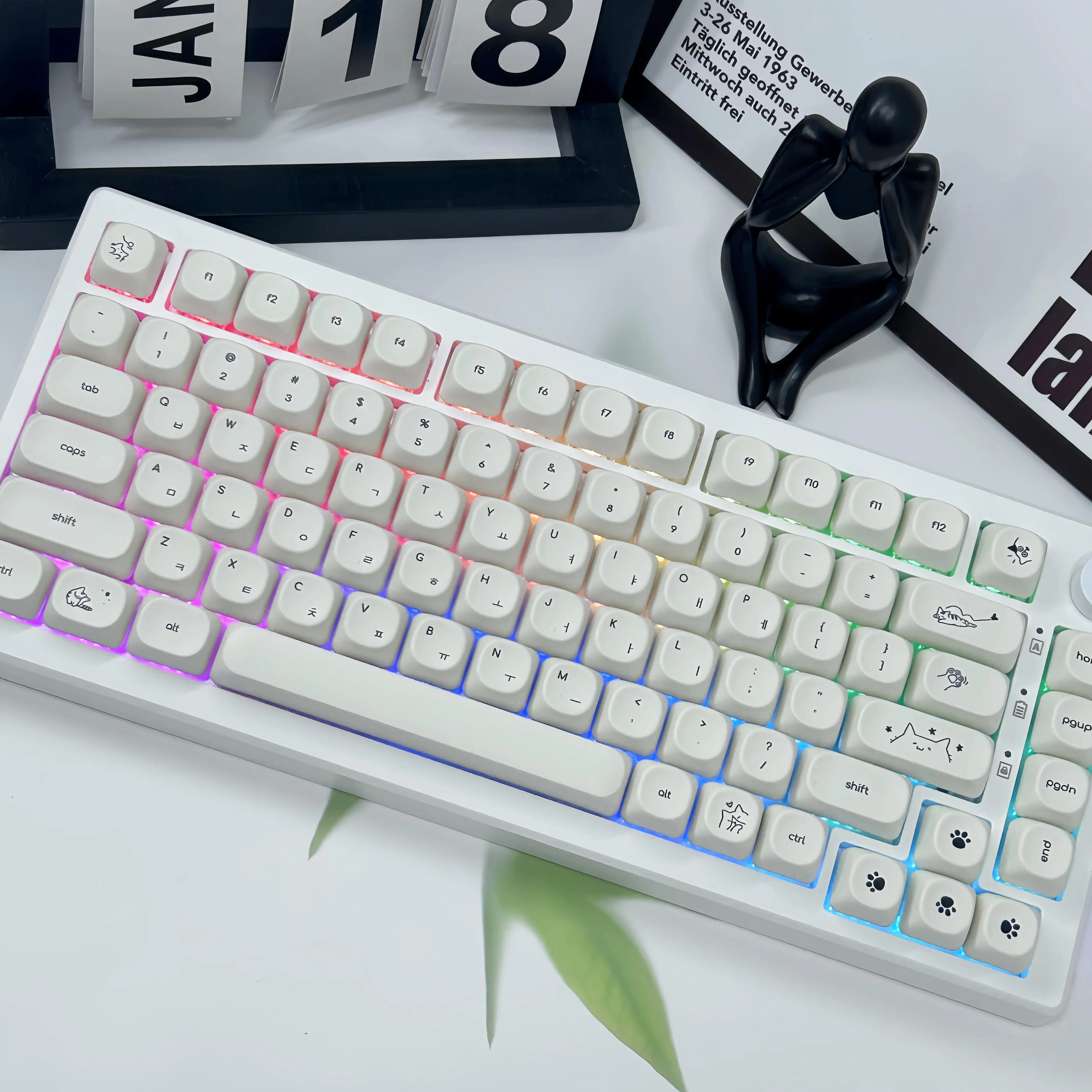 Korean Keycap Cute Cat Theme Round Key Cap MOA Profile PBT Thermal Sublimation Milk White Hangul Keycaps for Mechanical Keyboard