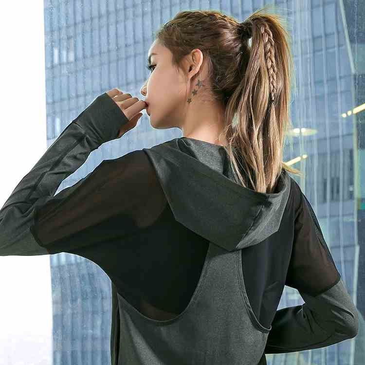 Nyeste mesh hætteklædte yoga sport jakke kvinder anti-sved nylon løb jogger frakke elastisk fitness jakke top med tommelfinger huller