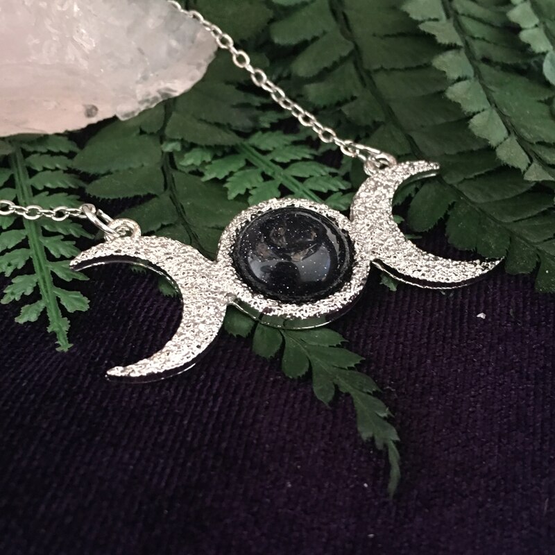 Verzilverd Triple Maan Ketting, Vrouwelijke Heks, Godin Hecate,Triple Maan, Godin Ketting, witchy Sieraden, Celestial: Blue Goldstone