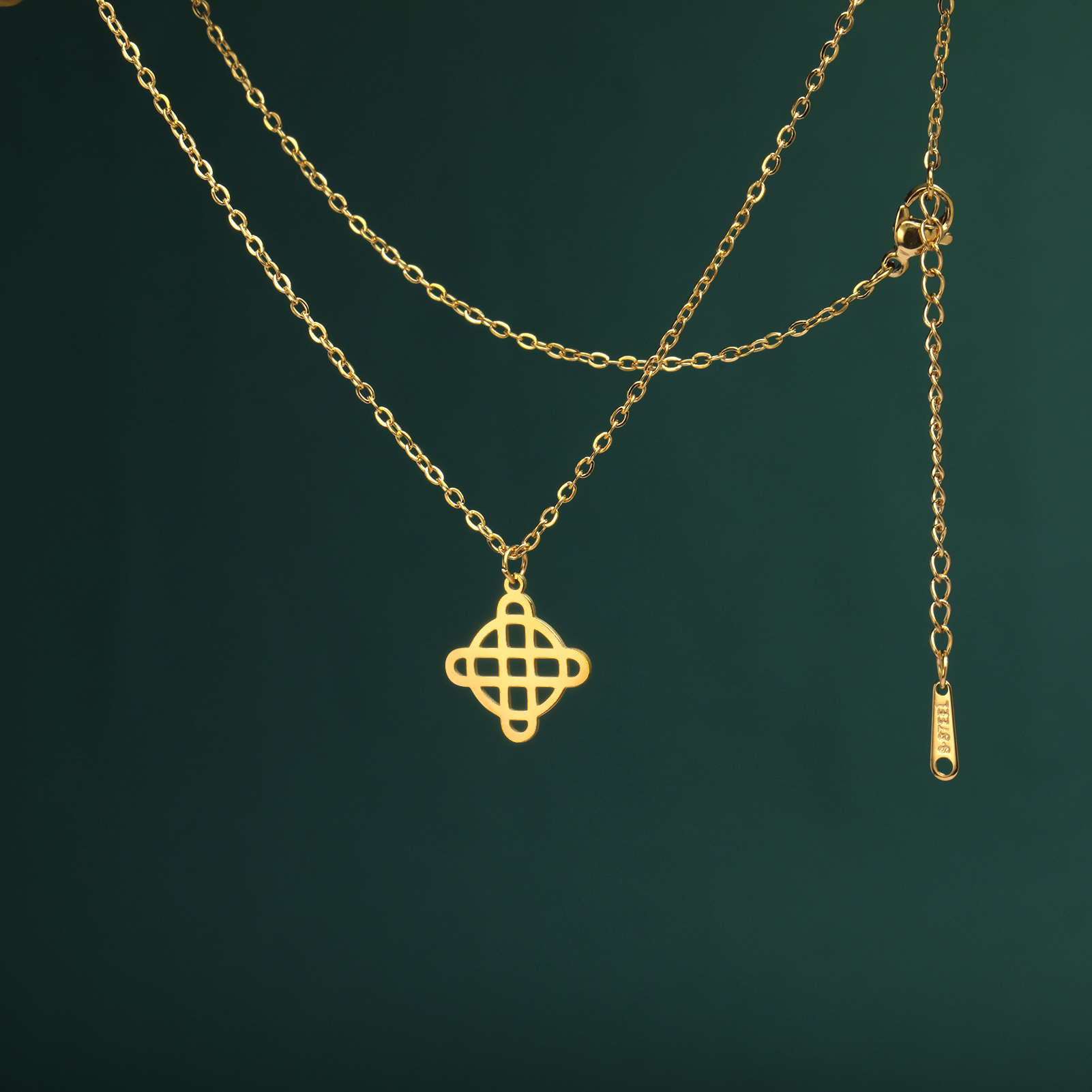 Cadena Collar Nudo De Bruja En Acero Inoxidable Plateado