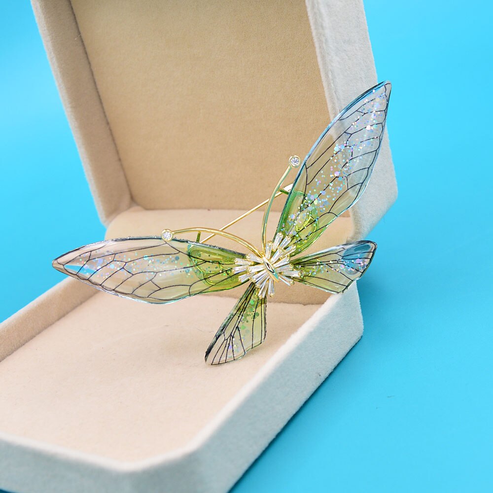Cindy xiang smukke sommerfugl brocher til kvinder cubic zirconia insekt pin kobber broche 3 farver til rådighed: Grøn