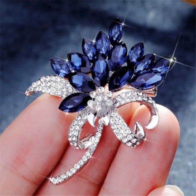 Broche de flor de piedra de ópalo para mujer, alfiler con diamantes de imitación, accesorios de ropa, ramillete, de cumpleaños, superventas: Royal Blue-flower