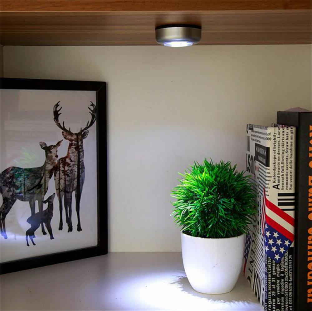 Batterij-Aangedreven Lamp Nachtverlichting Voor Slaapkamer Keuken Garderobe Kasten Led Touch Lamp Draadloze Wandlamp Onder Kast Verlichting