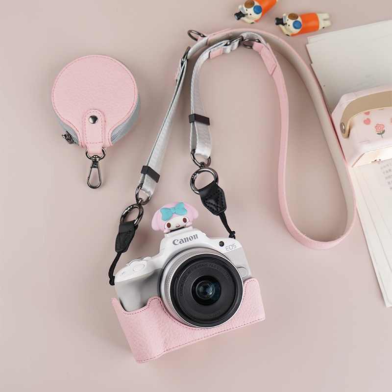 Etui na aparat Canon EOS R50 Pokrowiec na aparat Pokrowiec ochronny Pół etui z paskiem na ramię Torba na aparat Otwarte dno Odporne na stratki: Złota / Bundle 3