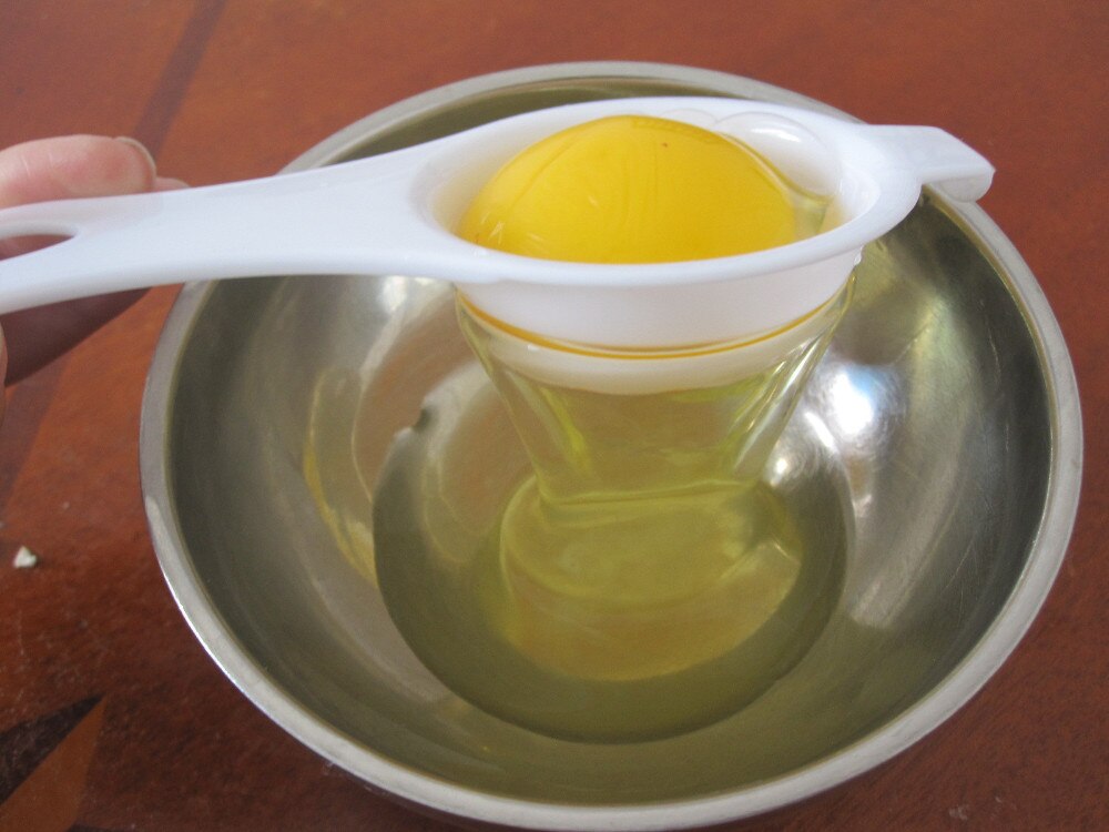 Plastic Egg Yolk White Separator Eco Friendly PP Food Grade Material 12*4.5 cm Egg Divider Tools