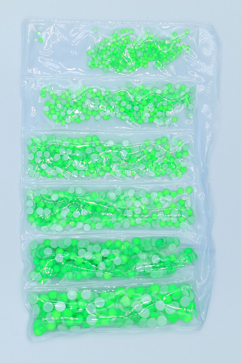 Mezcla luminosa fluorescente SS6-SS20, diamantes de imitación de neón sin fijación por calor, decoraciones eléctricas noctilucentes para decoración de uñas: 1 mm / Latón