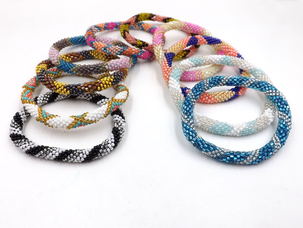 Alla moda Fatti A Mano Nepal di vetro braccialetti di perline, bracciali impostato di 12pz Fusione