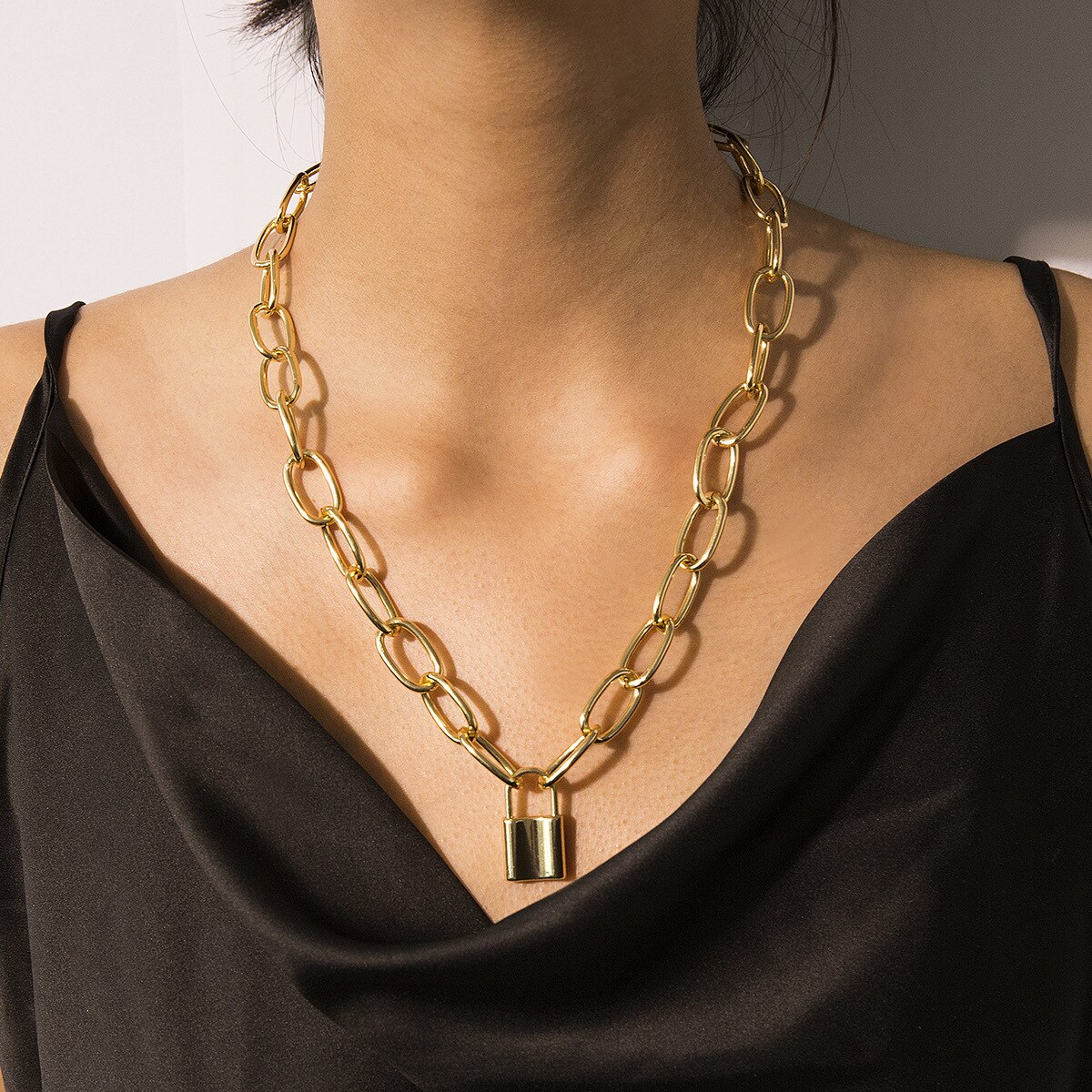 Double-layer Alloy Chain Double-layer Collar Simple Concentric Lock Key Element Pendant Necklace Femal: H