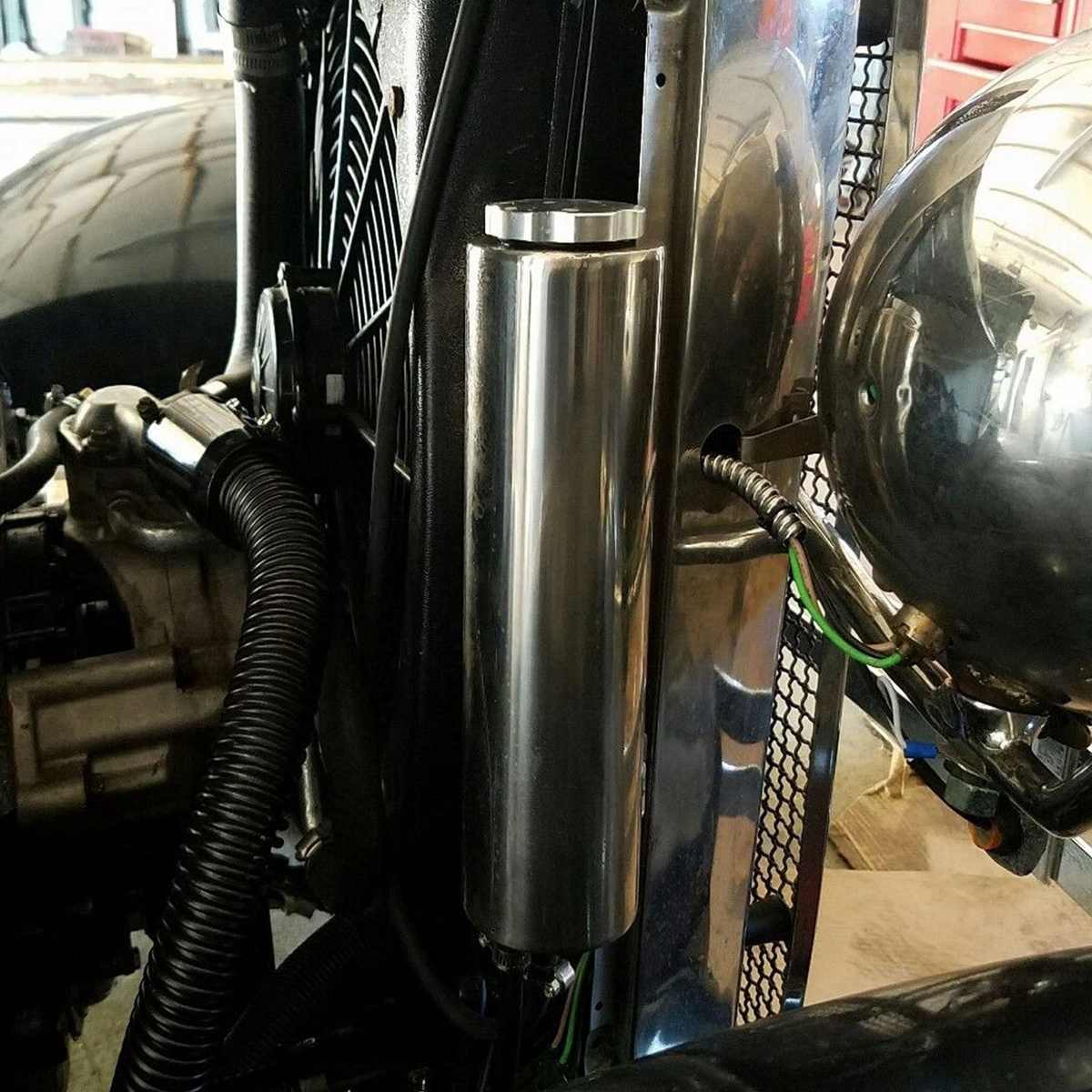 Universal 13" x 2" Polished Stainless Steel Radiator Overflow Tank Liquid Cooling Kettle Overflow Tank For Gm Chevy Gmc Cadillac