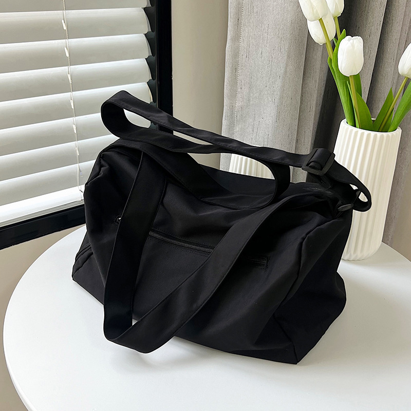 Nylon reistas met grote capaciteit voor heren Dames Enkele schouder Messenger Yoga Sporttas Mode Handtas Sporttassen: Licht Groen