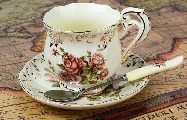 cucchiaio a3,1 cucchiaino da tè regalo casa del negozio di caffè Set di tazze da caffè in porcellana ossea stile europeo Set di tazze da caffè in ceramica vintage