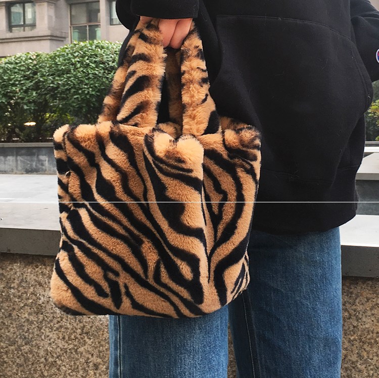 Kæde stor overdådig håndtaske søde tasker skulder crossbody taske kvinde leopard kvindelig taske messenger bag blød varm pels taske