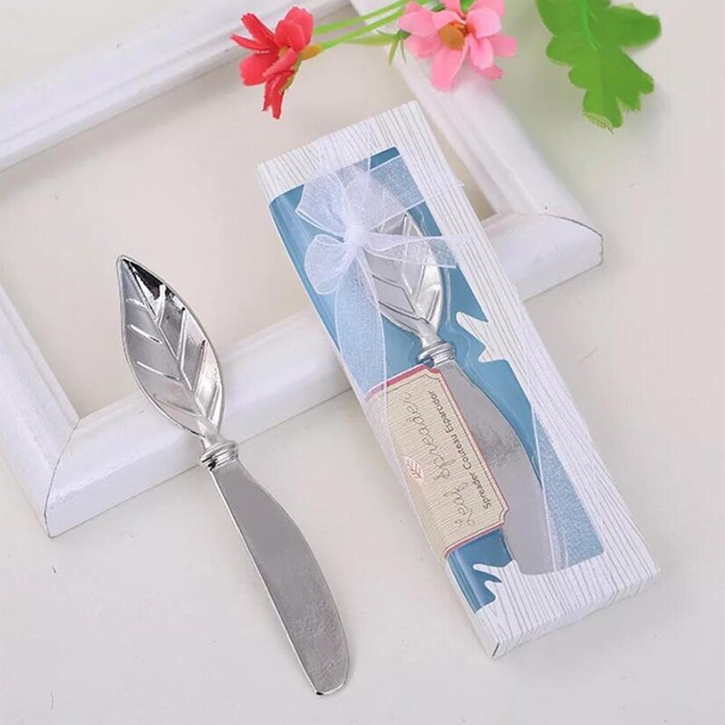 Bordhåndtak blad ost brød smør kniv synke legering herre smør dessert syltetøy ost skjærer smøre tallerken frokost verktøy