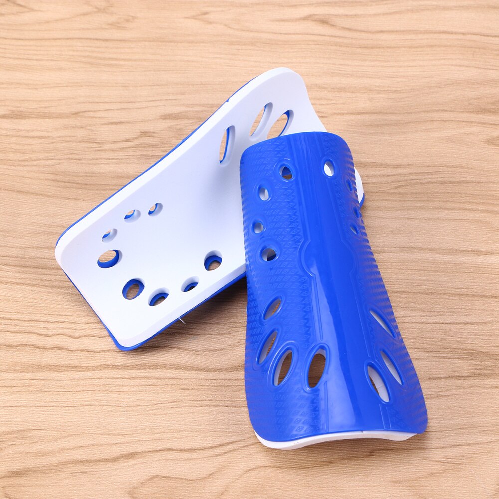 1 par leve respirável adulto bezerro equipamentos de proteção de equipamento de futebol para homem (branco): Blue