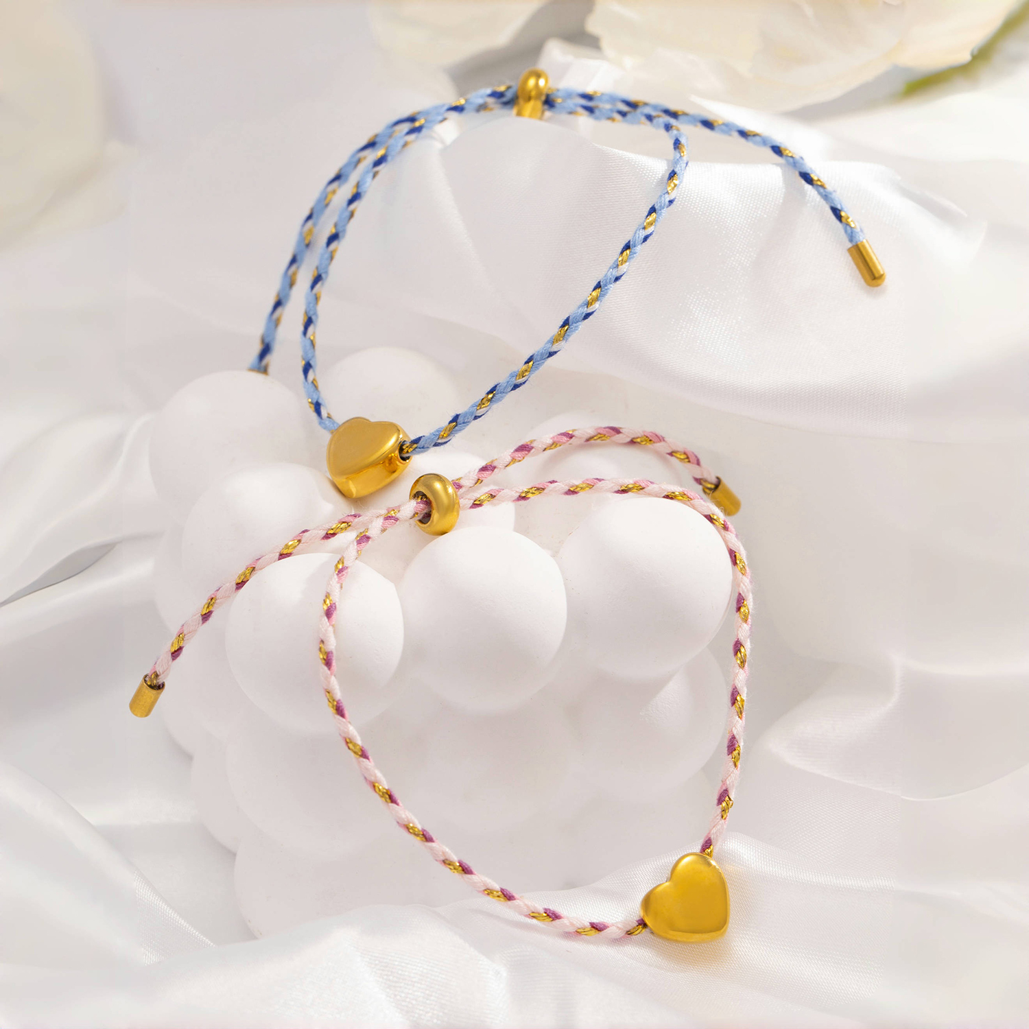 Pulsera de cuerda tejida colorida: dije en forma de corazón de acero inoxidable pulido chapado en oro de 18 quilates, joyería diaria minimalista para niñas
