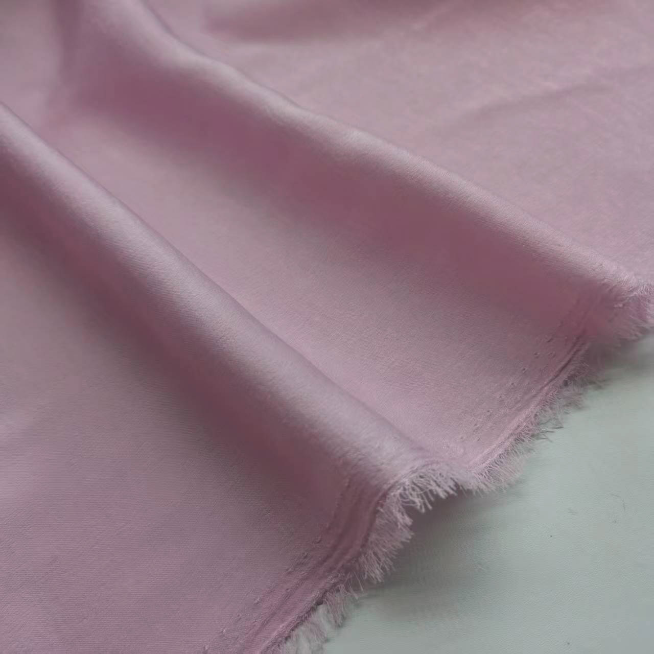 Tela de piel de melocotón de gasa crepé brillante, Material de vestido satinado de seda fluorescente: Negro