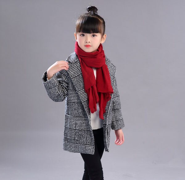 Meisje wollen jas en kinderen lange windjack