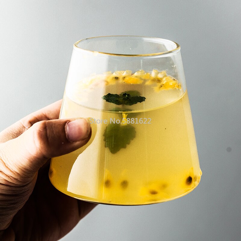 1 stk glass kaldt drikke kaffekrus frossent vann iskrem cocktail juice melk cola vin øl glass kopp te kaffe krus