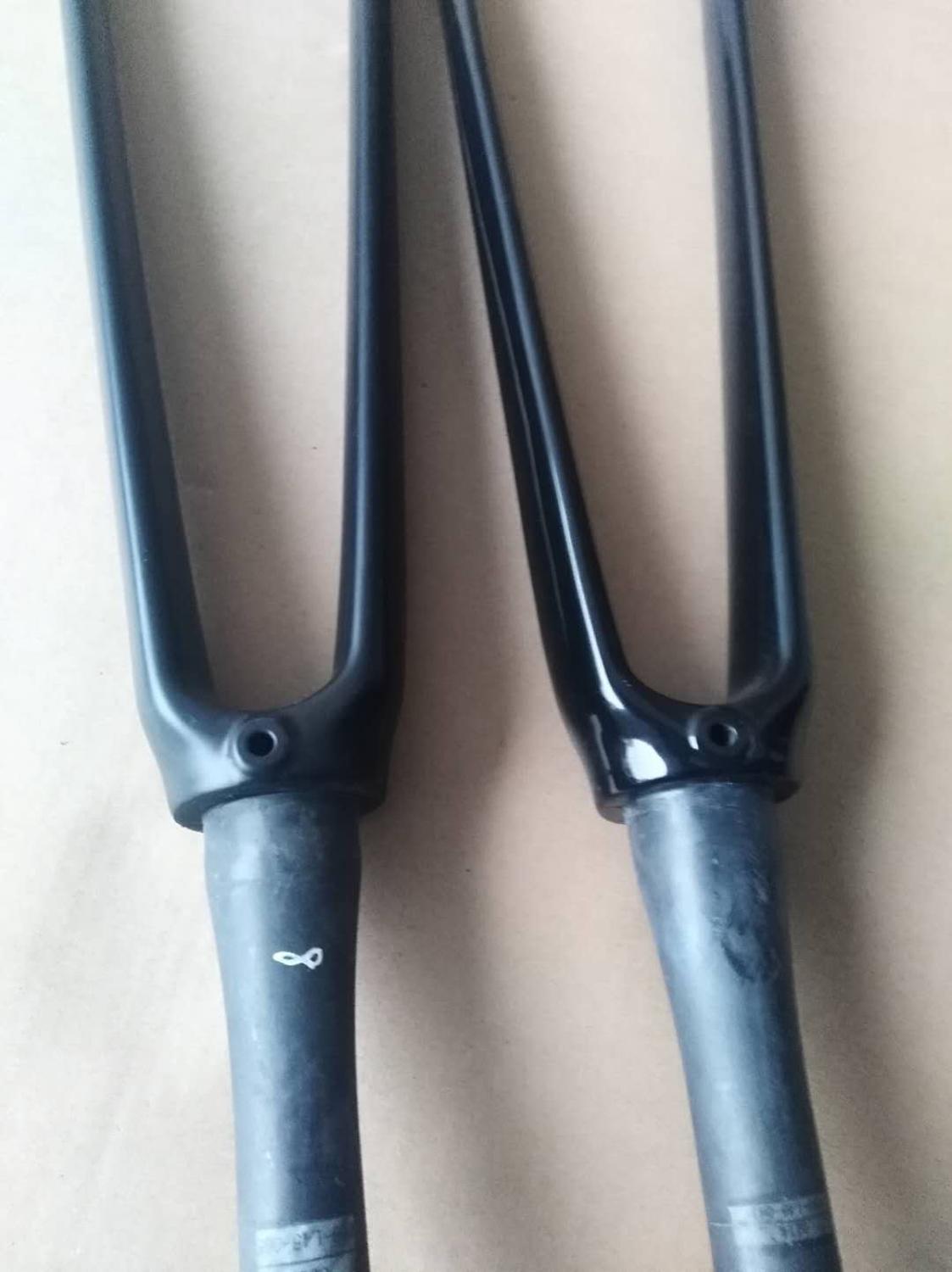 EARRELL 700c Full Carbon Fiber Bike Fork 700*23c Tires carbon road for bicycle Straigh fork brand V brakes UD black