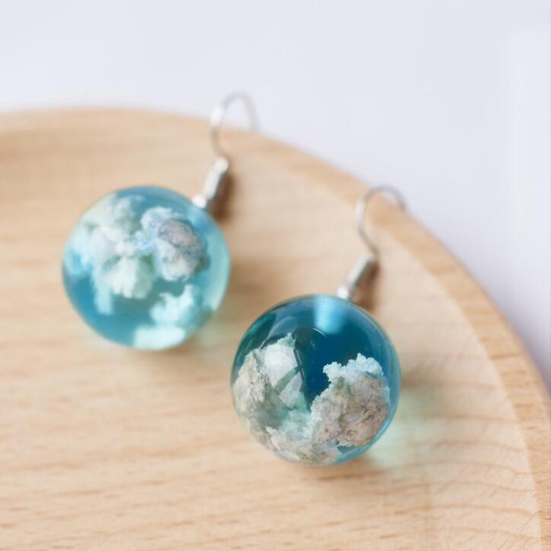 Exquisito pendientes redondos de cristal con de cielo azul y nubes blancas, aretes colgantes con gancho de Metal de Color plateado con personalidad