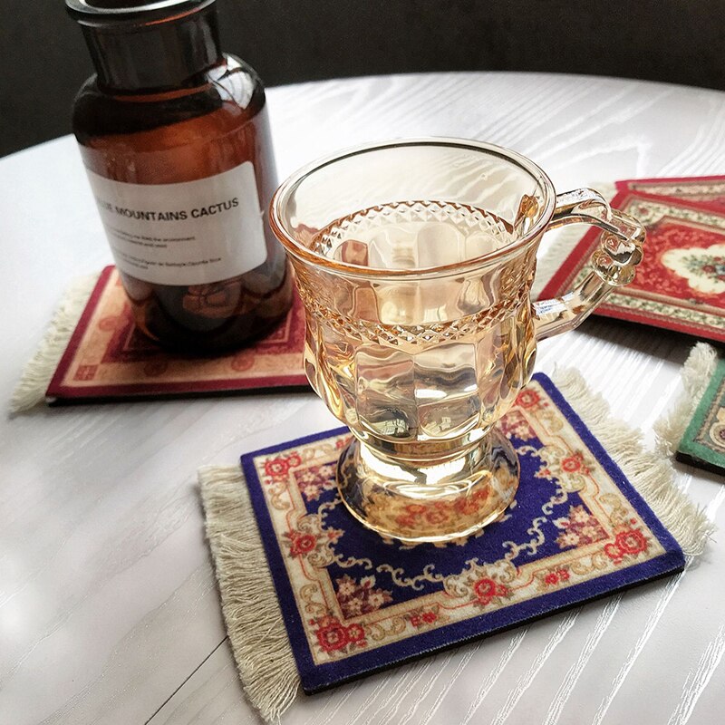 Nordisk vintage vävda tofsar bordstablett glasunderlägg kök vardagsrum bordsmatta dekoration värmetålig kaffekopp mattdynor