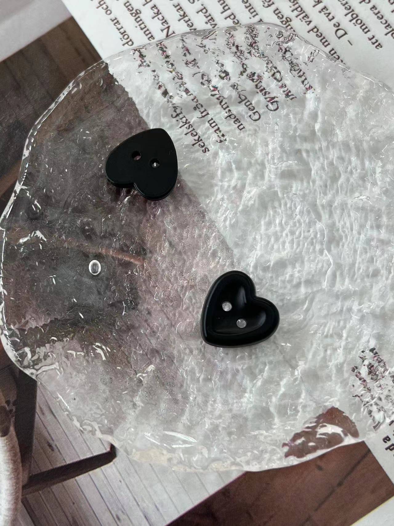 Botones de plástico en forma de corazón de colores macarrón de 15mm para camisas de niños, suéteres, botones de decoración, botón cosido a mano DIY, 10 unids/lote: Pistola de metal