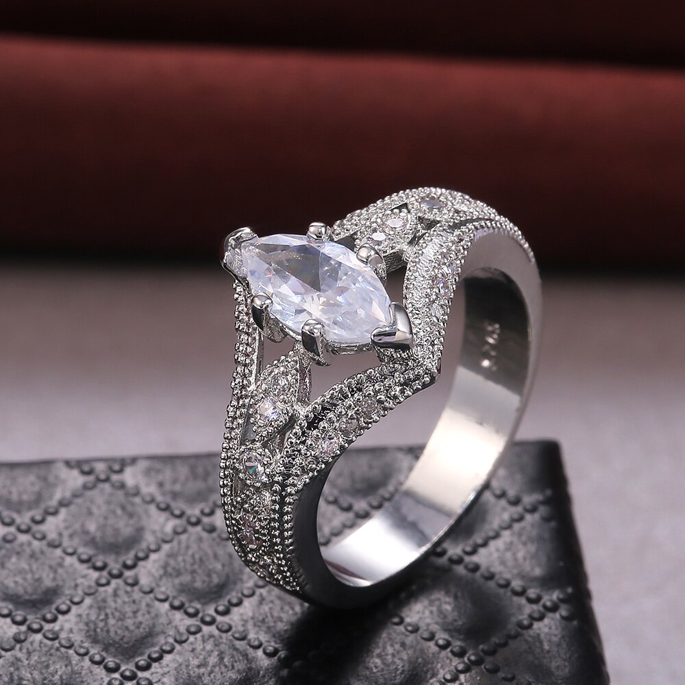 Huitan Crystal Marquise Zircon Women Wedding Engagement Party Ring Silver Color Female Trendy Jewelry Fine