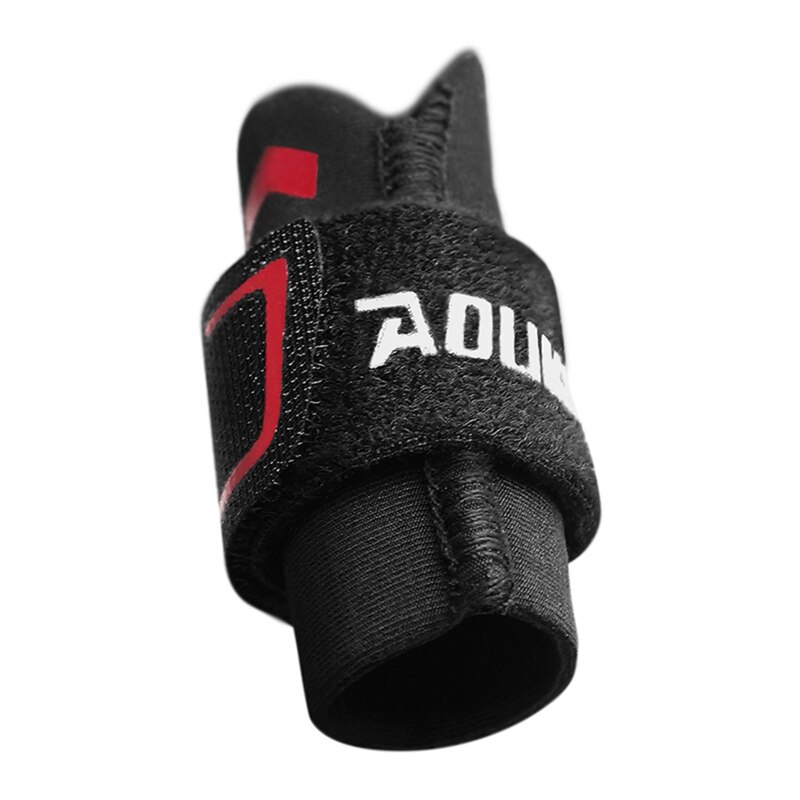Sports Finger Guard Wrap Basketball Volleyball Football Protection Finger Joint Sleeve Compression Finger Split Protector Guard: L