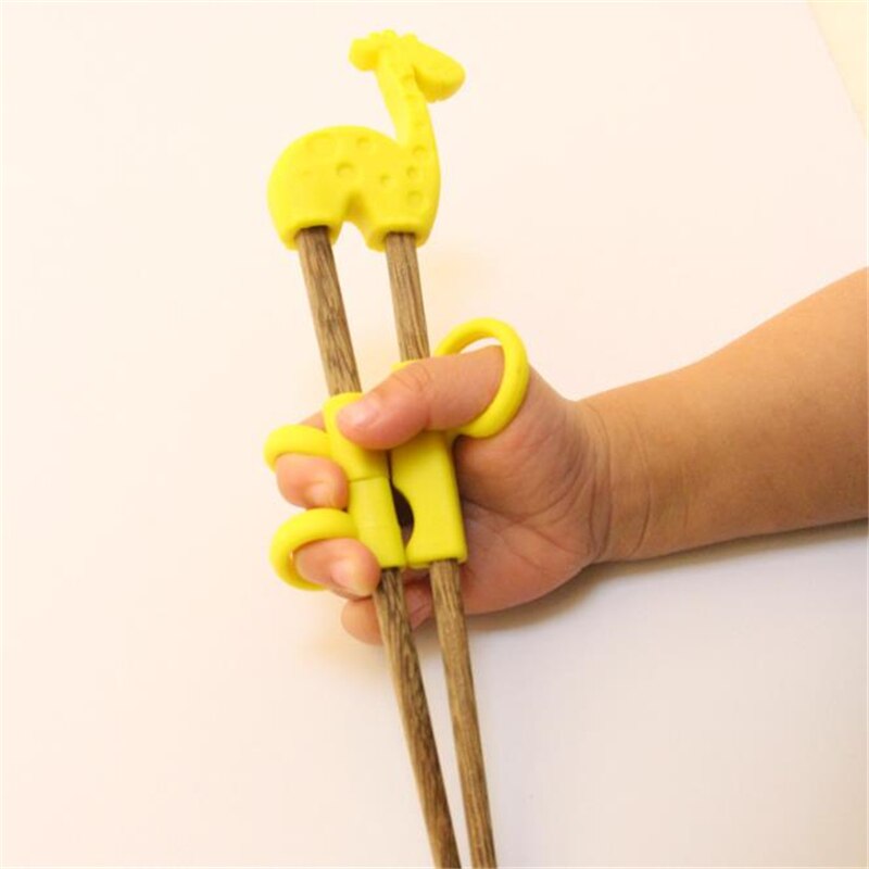 1 par de palillos chinos lindos para niños bebé madera dibujos animados aprendizaje pajilla reutilizable entrenamiento palillos Inicio Bebé Productos