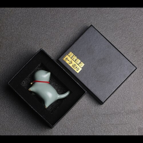 Chinese ru kiln kitten cute tea pet figures small decoration ceramic ornaments tea ceremony zen pen holder holder cat: Ru- gift box