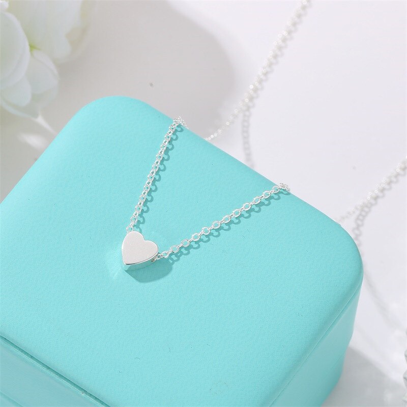 Trendy Heart Clavicle Pendant Necklace For Women Female Gold Chain Necklaces Ladies Heart-Shaped Jewelry: Silver