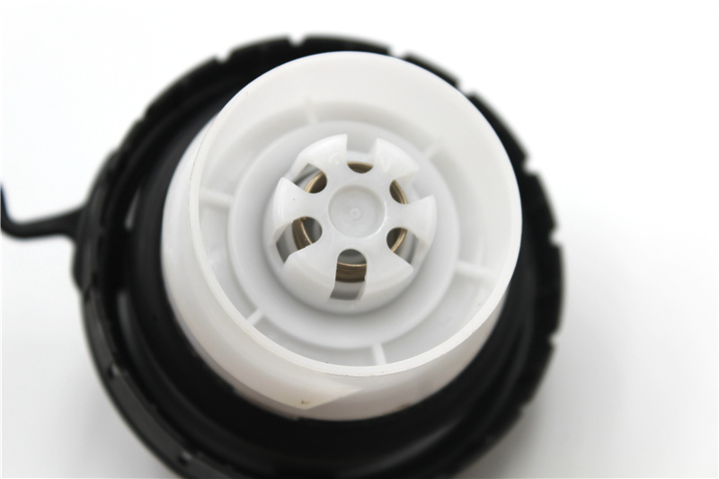 Fuel Tank Gas Cap 77300-52030 For Toyota COROLLA RAV4 SEQUOIA PRIUS FJ HIGHLANDER LAND CRUISER For LEXUS LS460 LX570